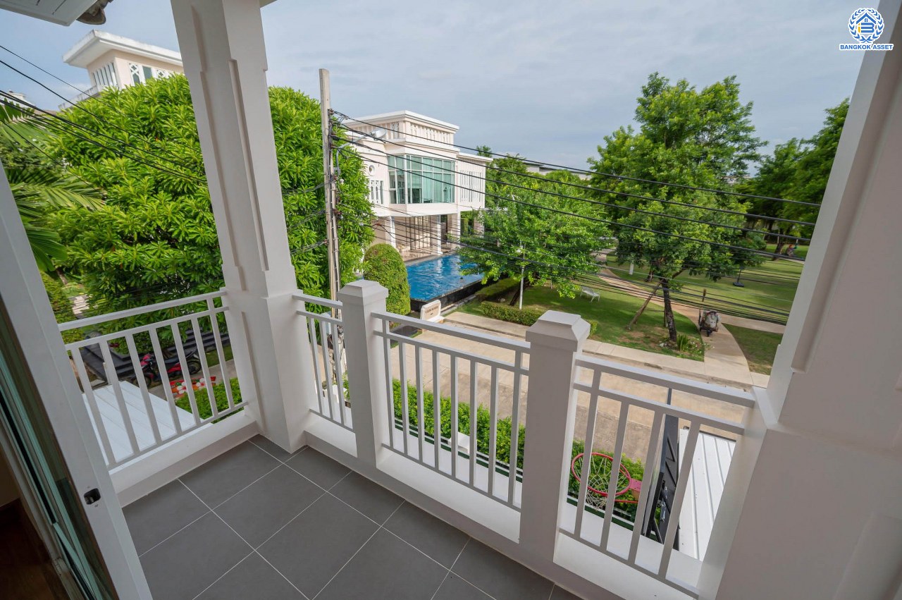 บ้านมือสองตกแต่งใหม่ โครงการ ธนาสิริ ราชพฤกษ์-ท่าน้ำนนท์ เนื้อที่ 50.5 ตร.ว. ฟังก์ชัน 3 ห้องนอน 4 ห้องน้ำ 1 ห้องแม่บ้าน จอดรถได้ 2 คัน บนทำเลดี วิวสวนส่วนกลาง ติดถนนใหญ่ เชื่อมต่อหลายเส้นทาง ใกล้รถไฟฟ้าสายสีม่วง "สถานีไทรม้า" เซ็นทรัลรัตนาธิเบศร์ พร้อมสิ่งอำนวยความสะดวกมากมาย